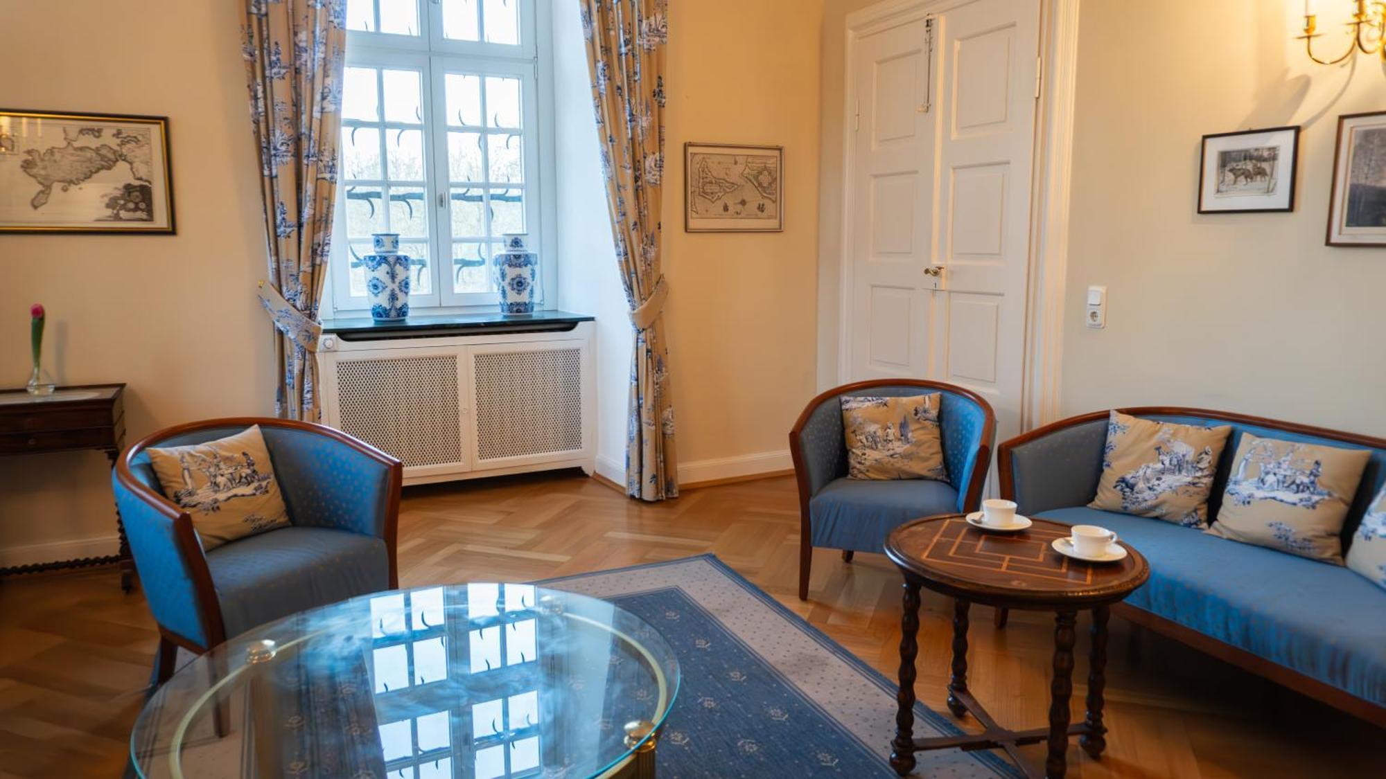 Hotel Schloss Hoehnscheid Бад Аролзен Екстериор снимка