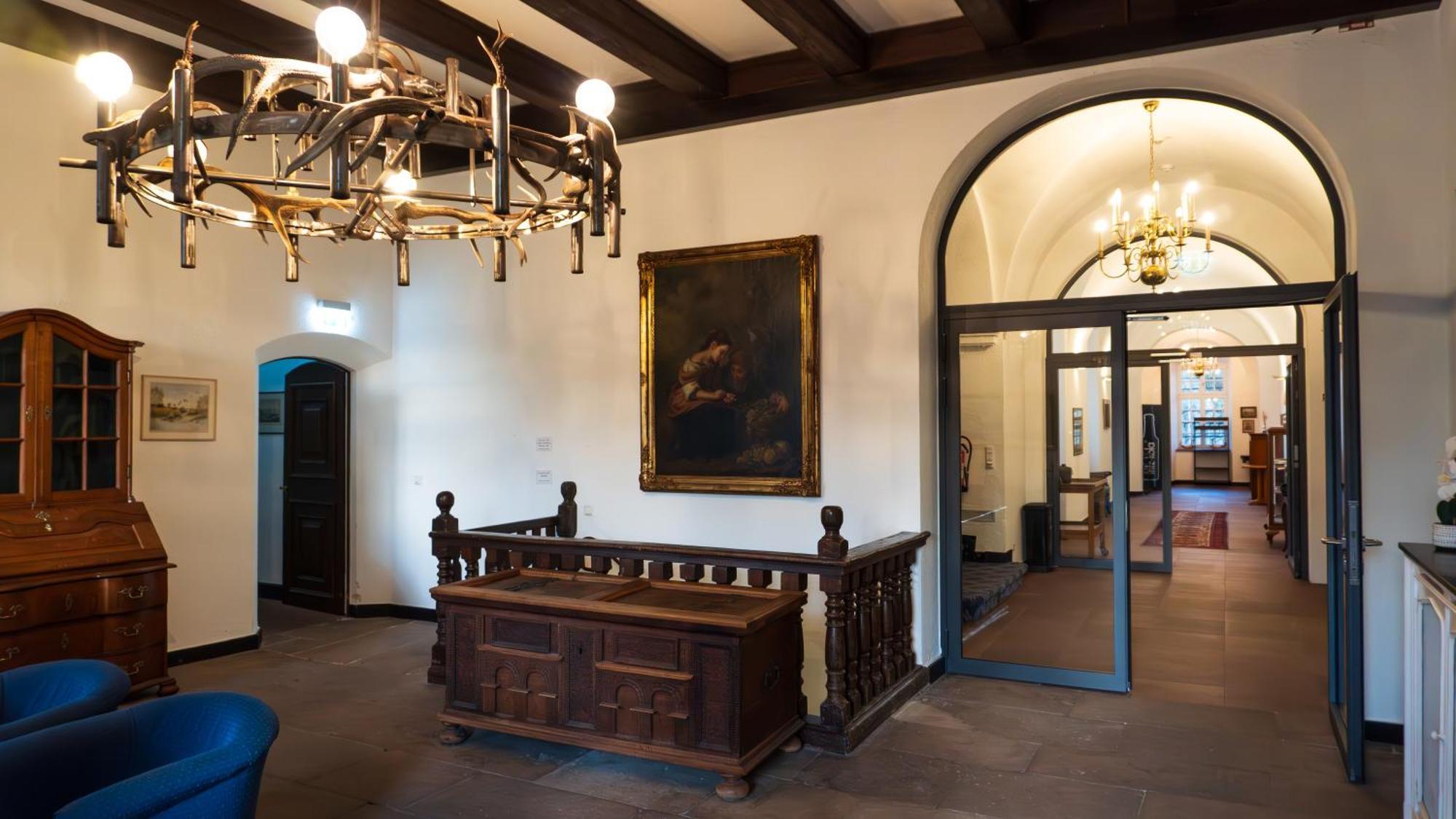 Hotel Schloss Hoehnscheid Бад Аролзен Екстериор снимка