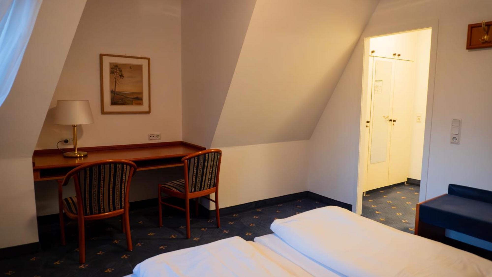 Hotel Schloss Hoehnscheid Бад Аролзен Екстериор снимка