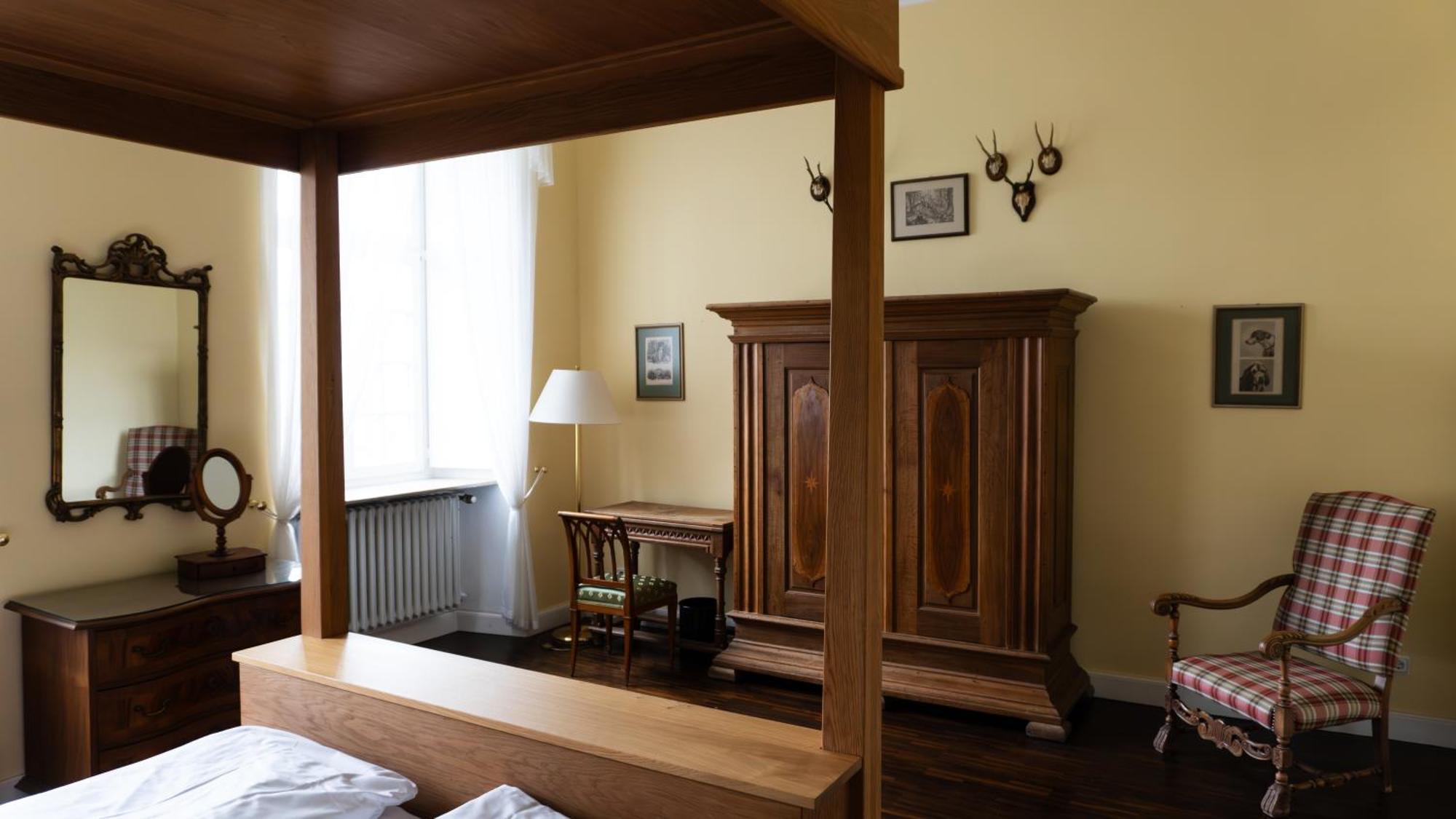 Hotel Schloss Hoehnscheid Бад Аролзен Екстериор снимка