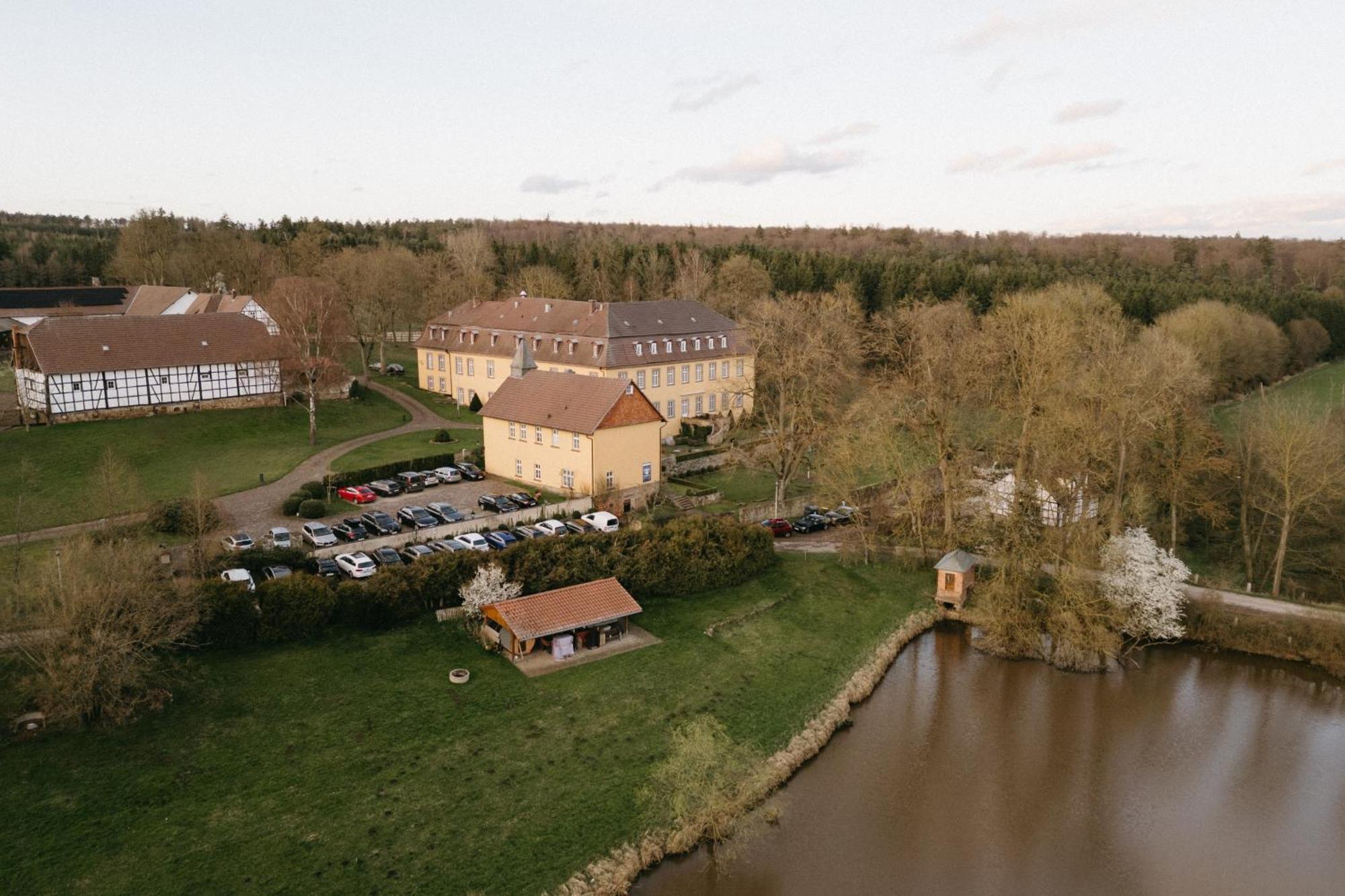 Hotel Schloss Hoehnscheid Бад Аролзен Екстериор снимка