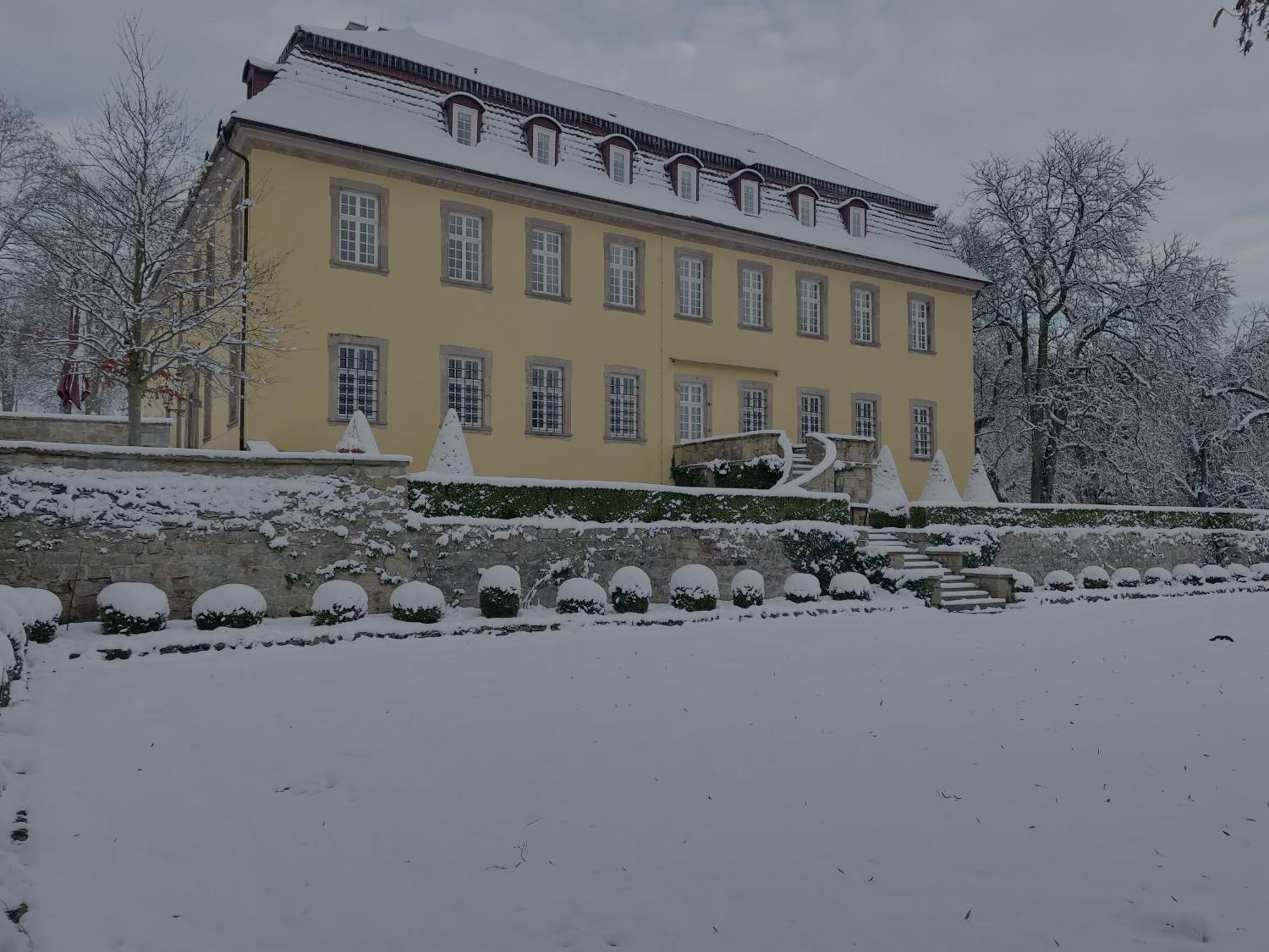 Hotel Schloss Hoehnscheid Бад Аролзен Екстериор снимка
